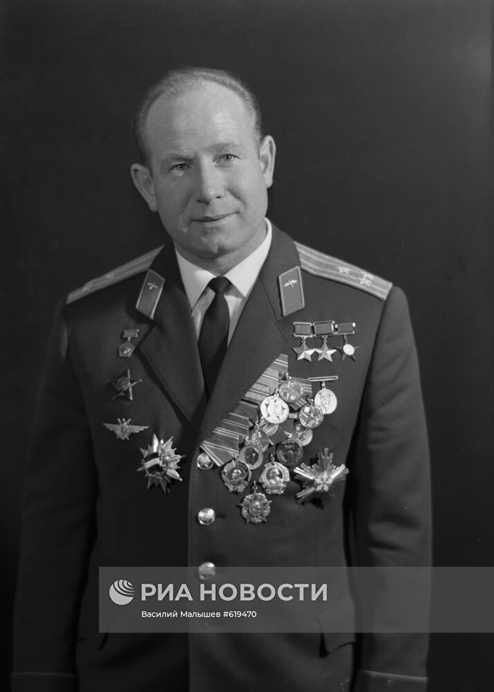 Алексей Леонов