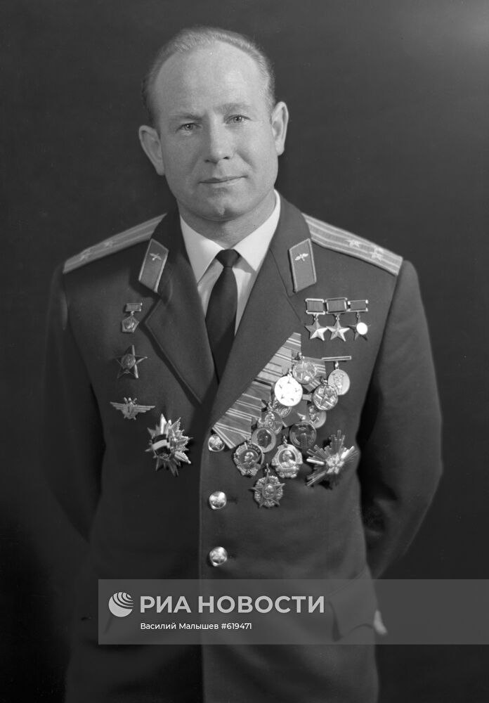 Алексей Леонов