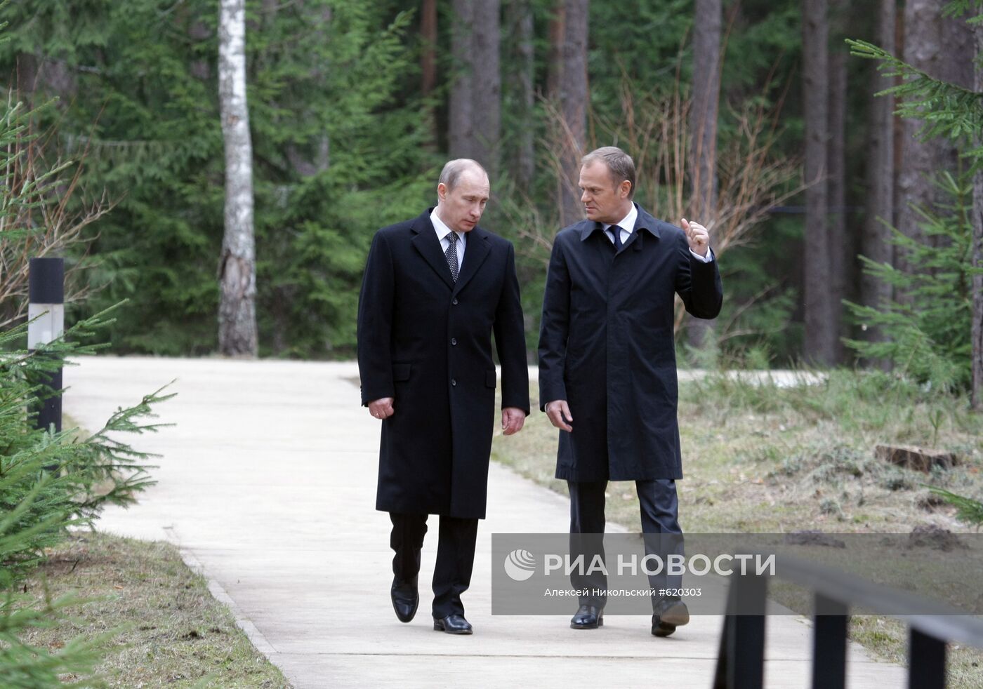 Владимир Путин посетил мемориальный комплекс "Катынь"