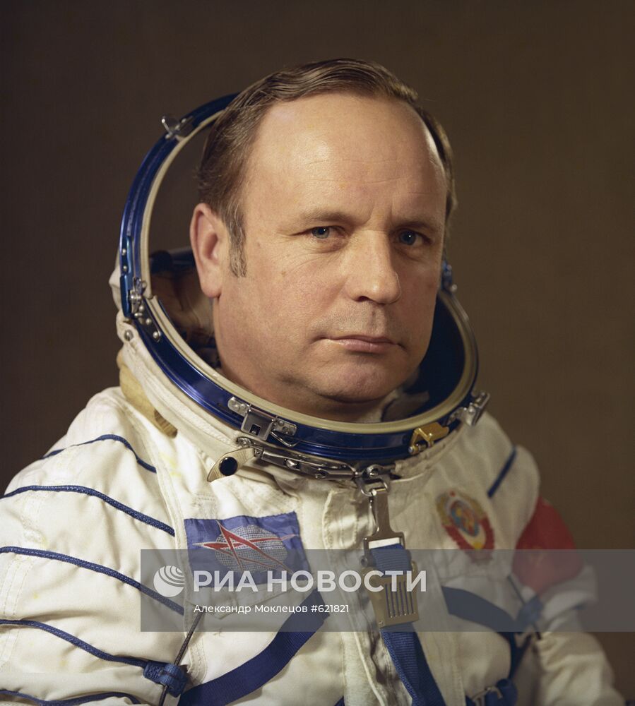 Командир космического корабля "Союз-24" Виктор Горбатко