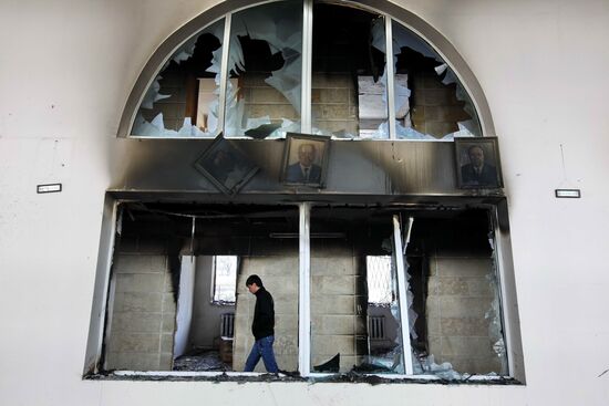 Последствия погрома у здания Генеральной прокуратуры