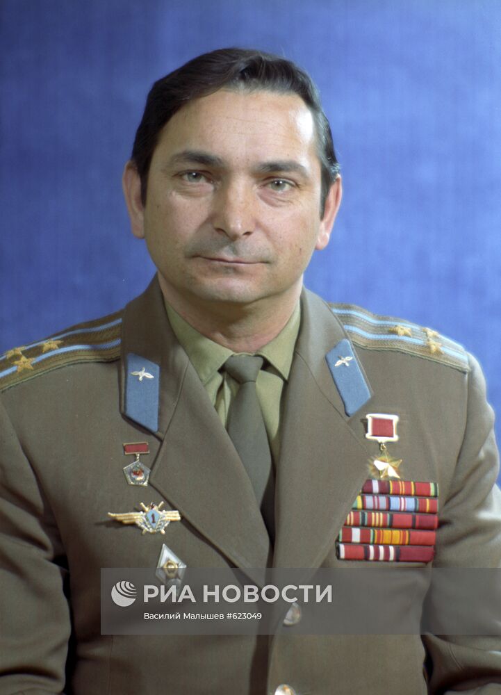 Летчик-космонавт СССР Валерий Быковский