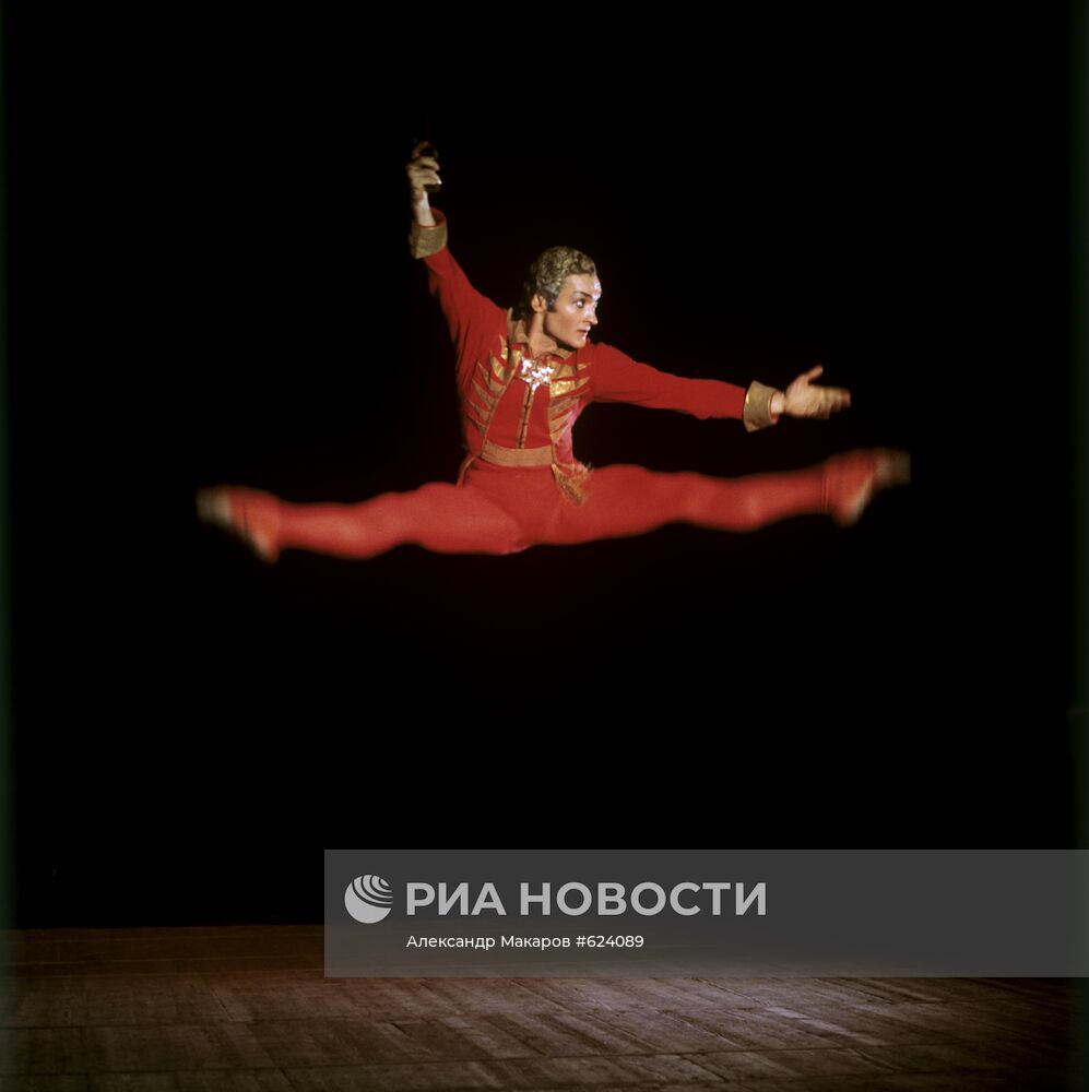 Михаил Лавровский
