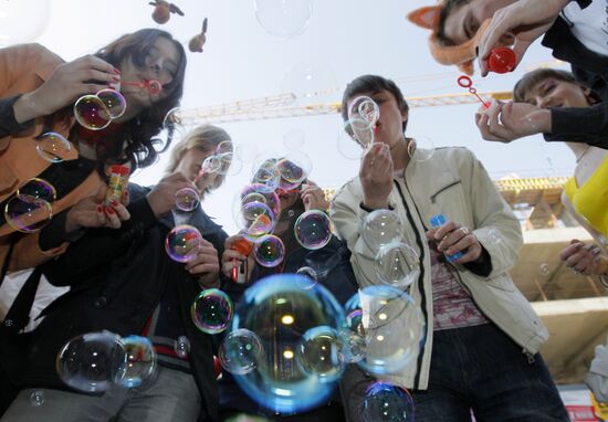 Парад мыльных пузырей на Старом Арбате