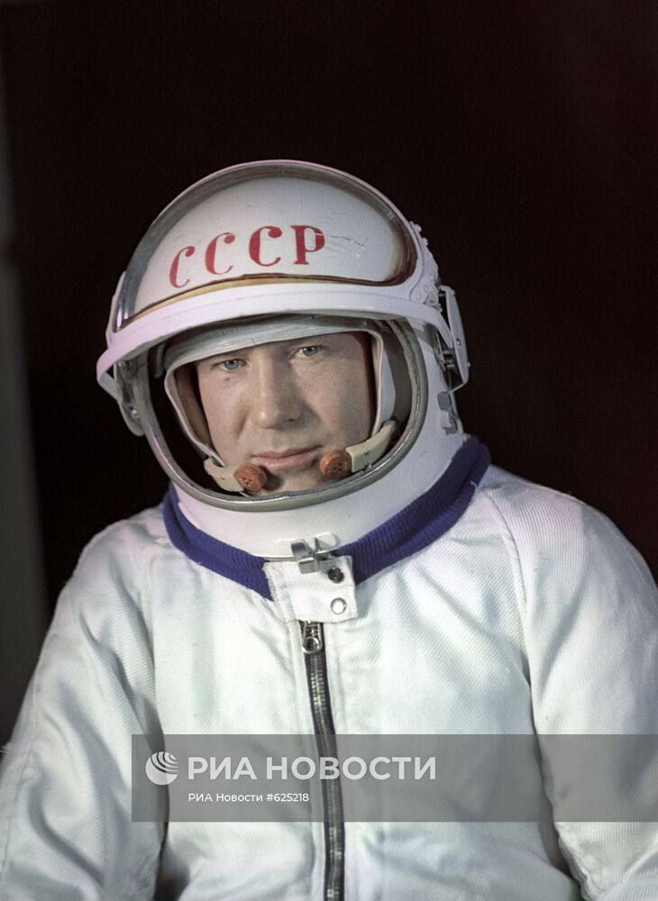 Алексей Леонов