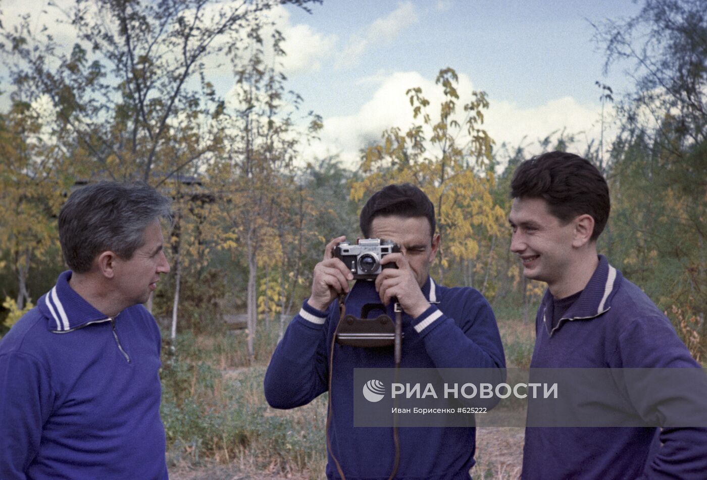 Космонавты СССР К. Феоктистов, В. Комаров и Б. Егоров