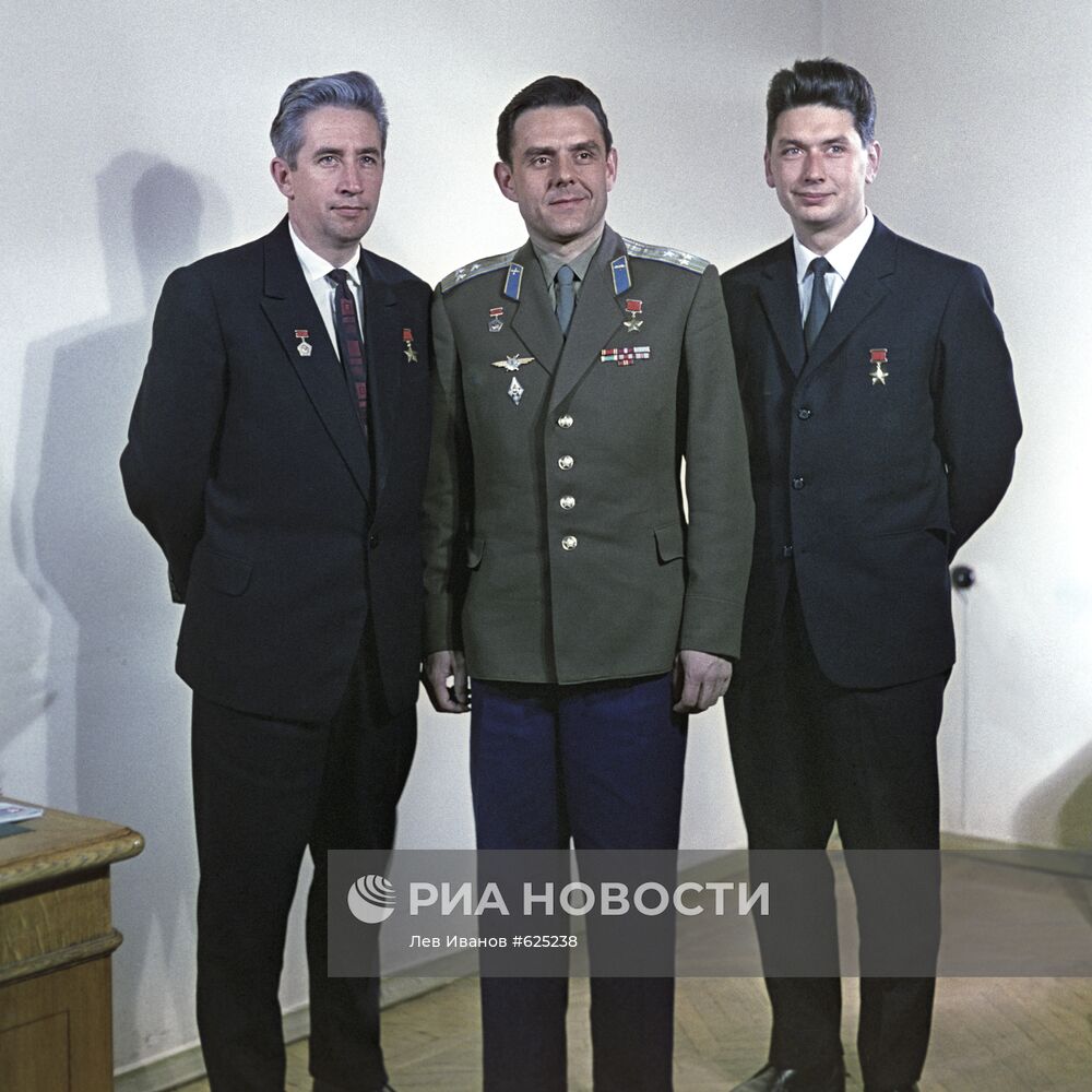 Константин Феоктистов, Владимир Комаров и Борис Егоров