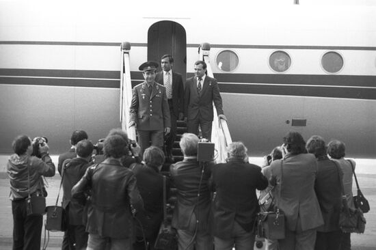 Встреча членов экипажа космического корабля "Союз Т-11"