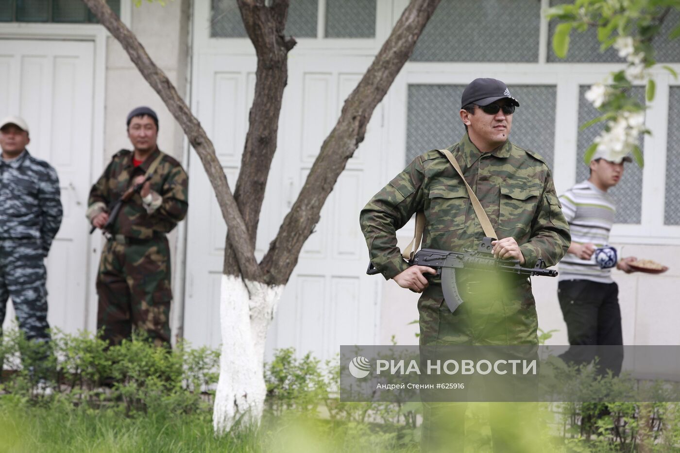 Охрана президента Киргизии Курманбека Бакиева