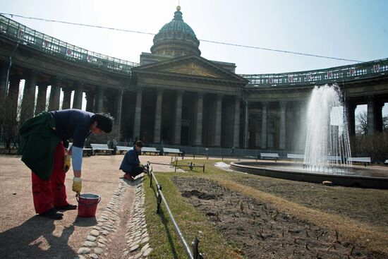 В Санкт-Петербурге заработал первый фонтан