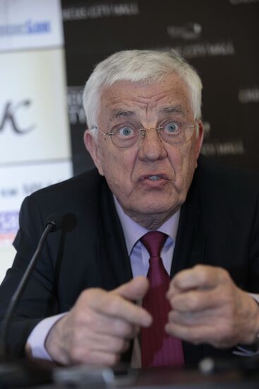 Раймонд Паулс