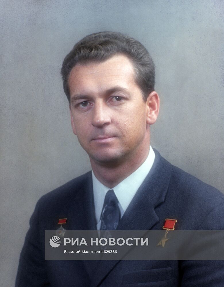 Летчик-космонавт СССР В.И.Севастьянов