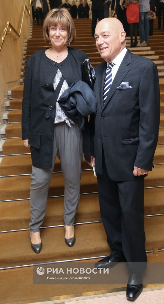 Владимир Познер с супругой Надеждой