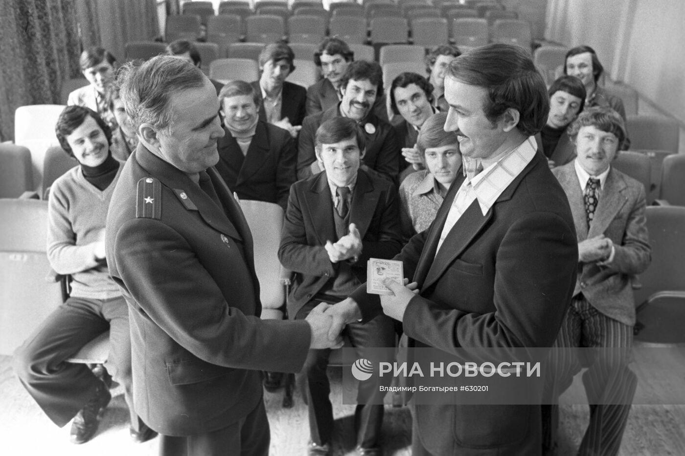 Торжественное вручение водительского удостоверения