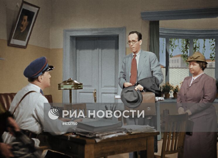 Кадр из цветной версии фильма "Подкидыш"