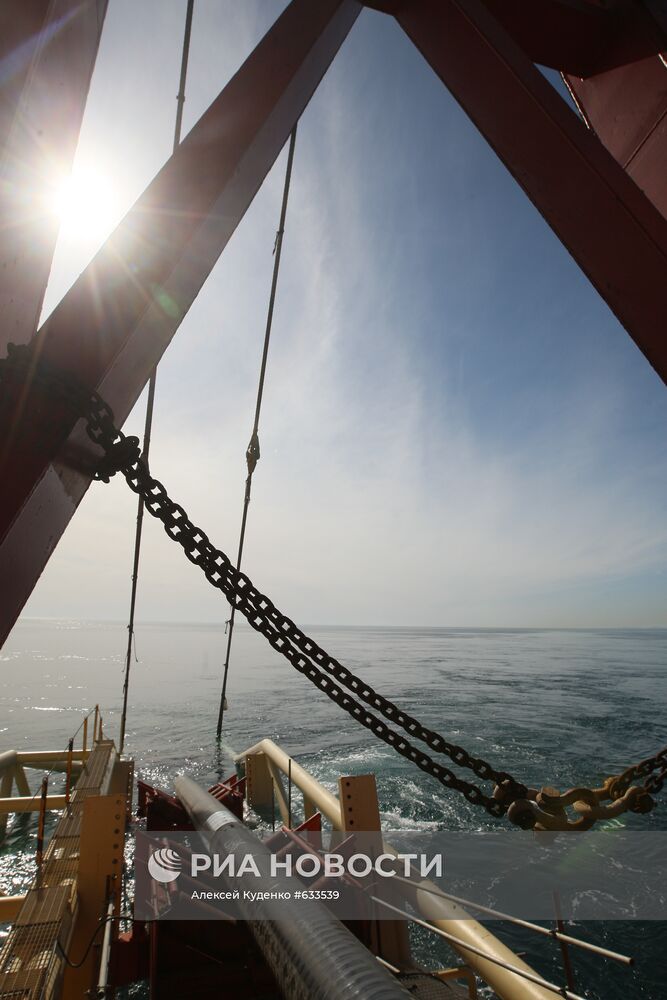 Укладка газопровода на дно моря