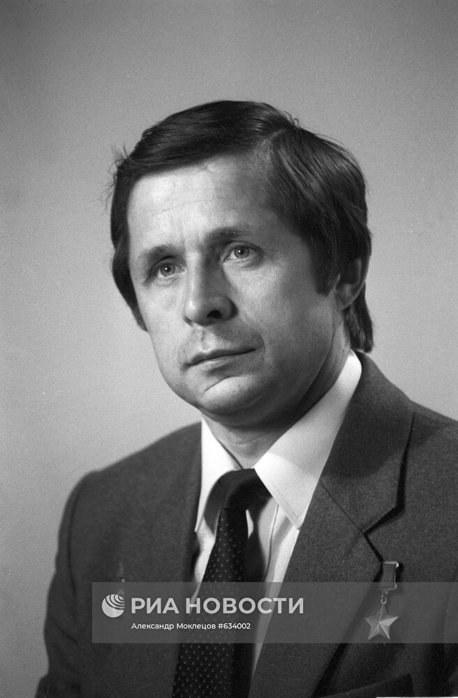 Виктор Савиных