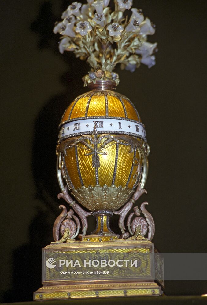 Яйцо-часы "Букет лилий"