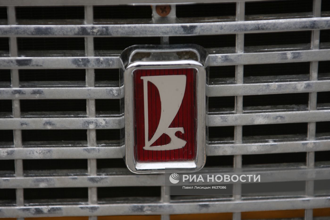 Автолюбители Екатеринбурга отметили 40-летие ВАЗ-2101