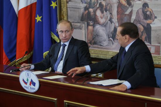 Пресс-конференция Владимира Путина и Сильвио Берлускони