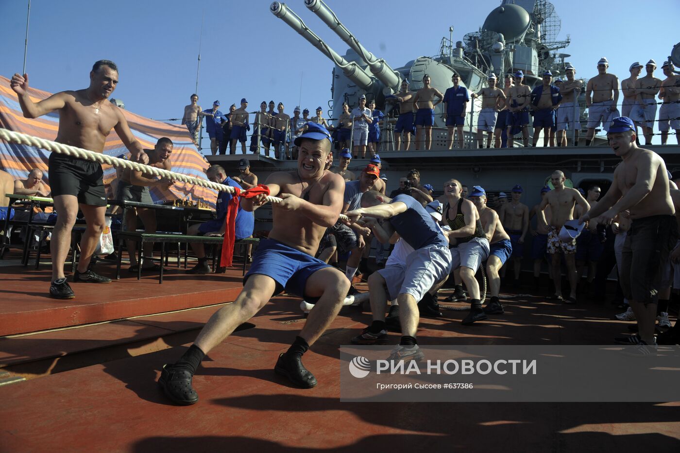 Продолжается дальний поход атомного крейсера "Петр Великий"