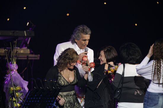 Концерт Тото Кутуньо