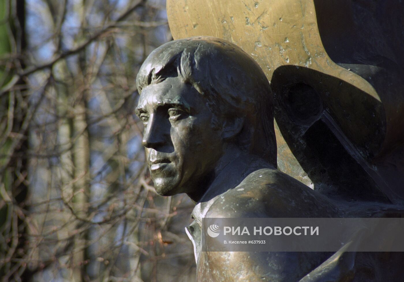 Фрагмент памятника Владимиру Высоцкому