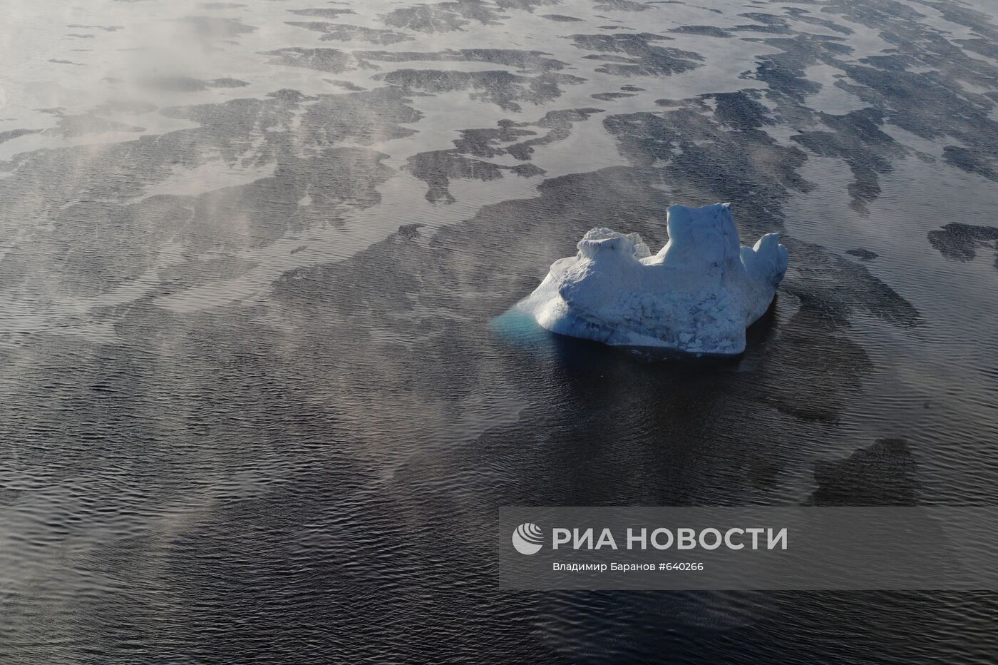 Льдина в Северном Ледовитом океане