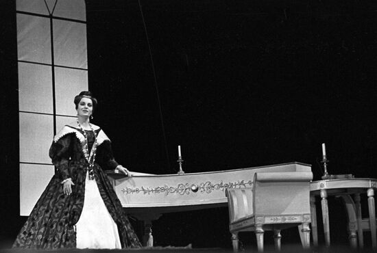Актриса Элина Быстрицкая