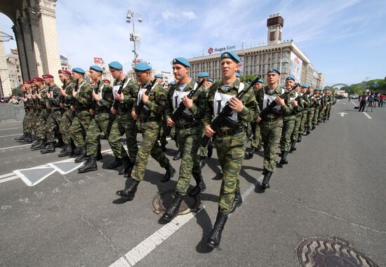 Генеральная репетиция совместного парада войск в Киеве