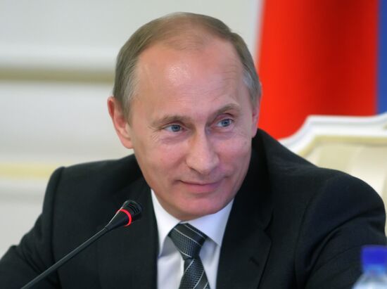 Владимир Путин провел совещание в Казани