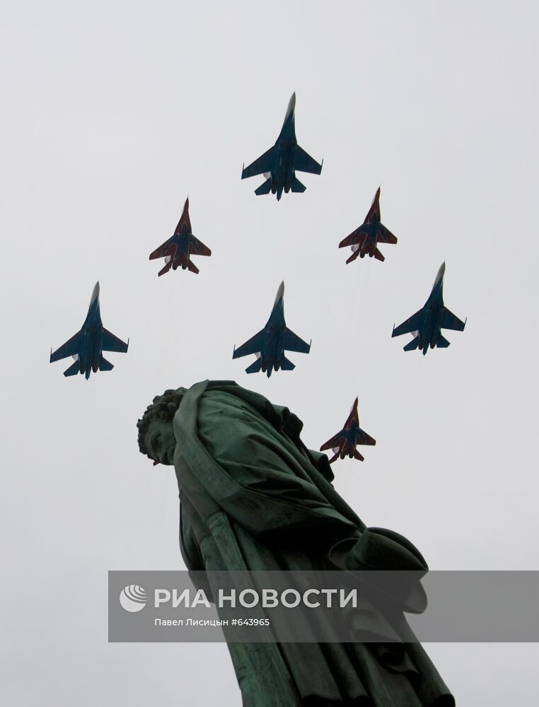 Истребители Су-27 и МиГ-29
