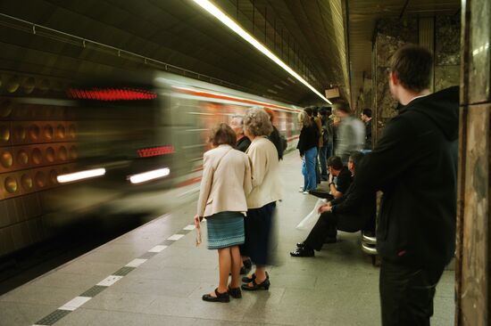 Пассажиры в пражском метро