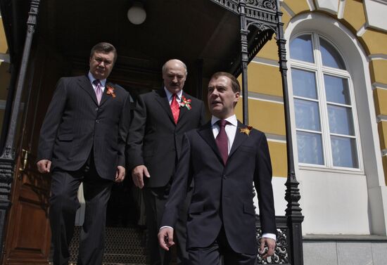 Д.Медведев встретил лидеров Белоруссии и Украины в Кремле