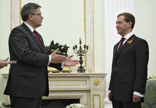 Д.Медведев встретился с Б.Коморовским