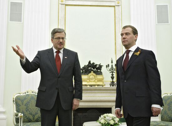 Д.Медведев встретился с Б.Коморовским
