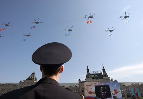 Пролет военной авиации над Красной площадью