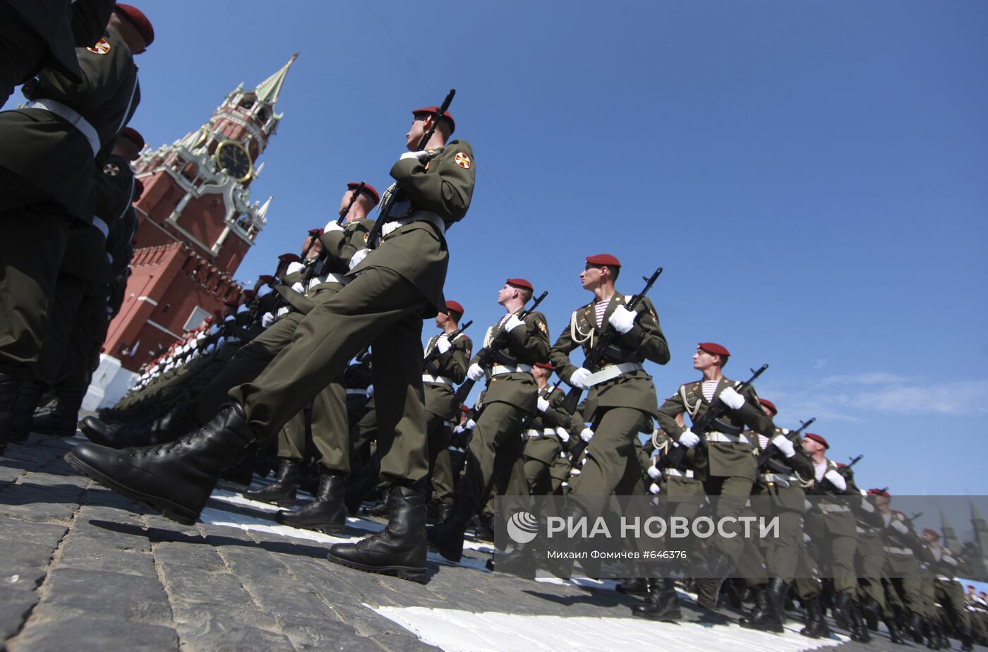 Военный парад, посвященный 65-летию Победы в ВОВ