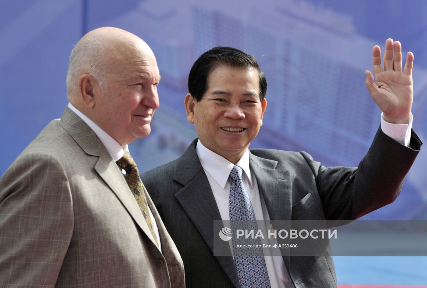 Юрий Лужков, Нгуен Минь Чиет