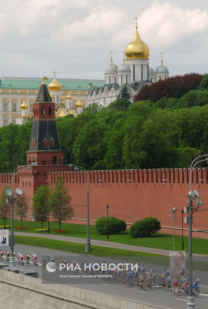 Участники велогонки "Пять колец Москвы"