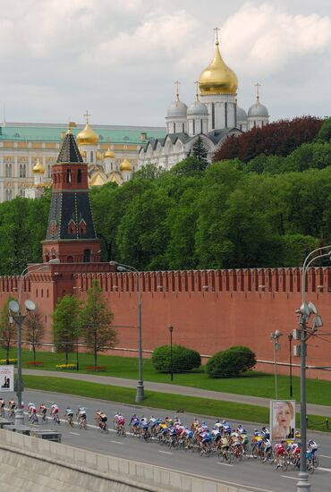 Участники велогонки "Пять колец Москвы"