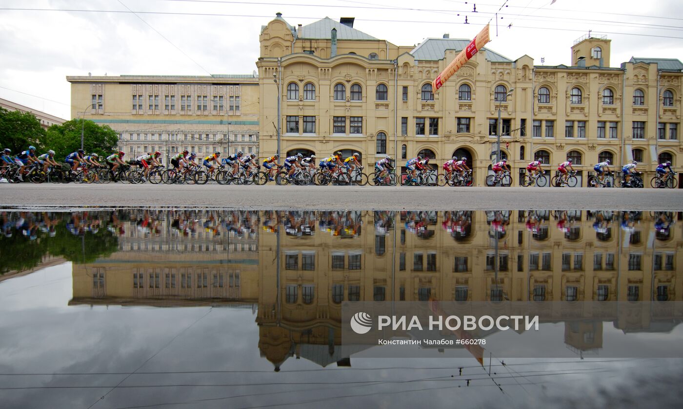 Участники велогонки "Пять колец Москвы"