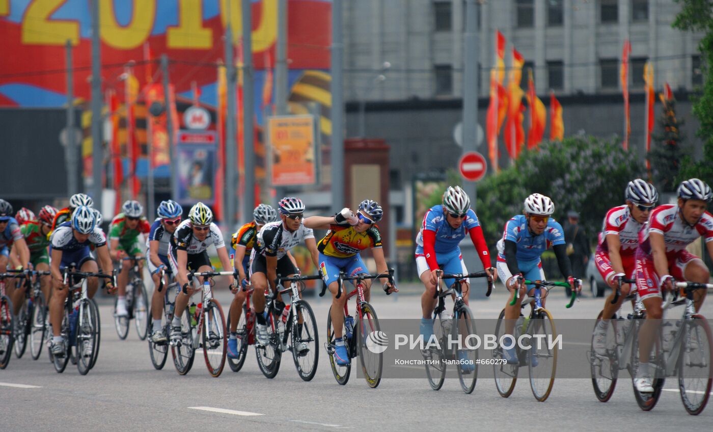 Участники велогонки "Пять колец Москвы"