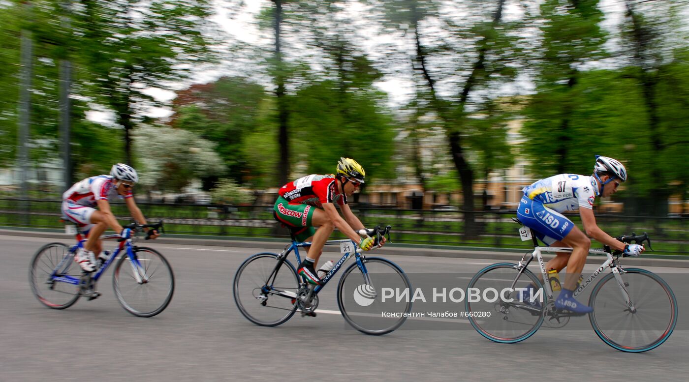 Участники велогонки "Пять колец Москвы"