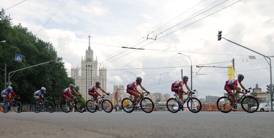 Участники велогонки "Пять колец Москвы"