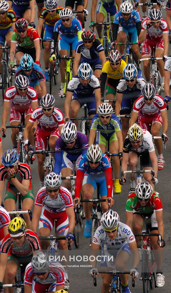 Участники велогонки "Пять колец Москвы"