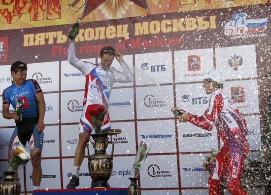 Последний этап велогонки "Пять колец Москвы"