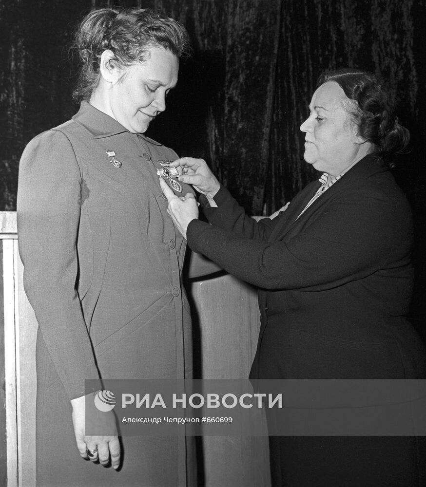 Награждение Ирины Левченко британской медалью имени Флоренс Найтингейл