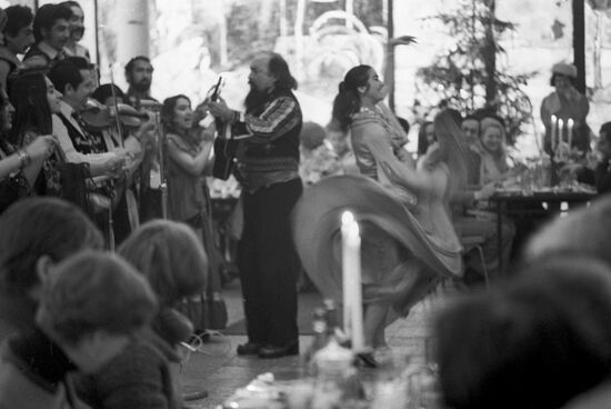 Новый год в кафе