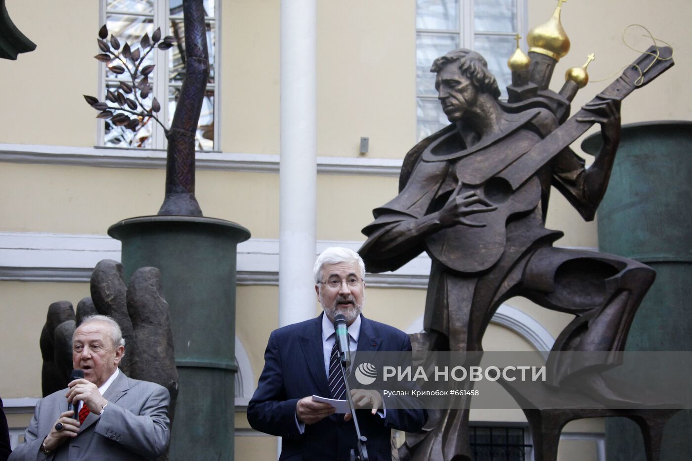 Зураб Церетели, Жан де Глиниасти